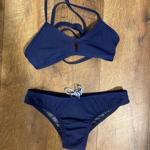 Jolyn Vent Bikini Top and Andy Bottom Set Size Small Like New